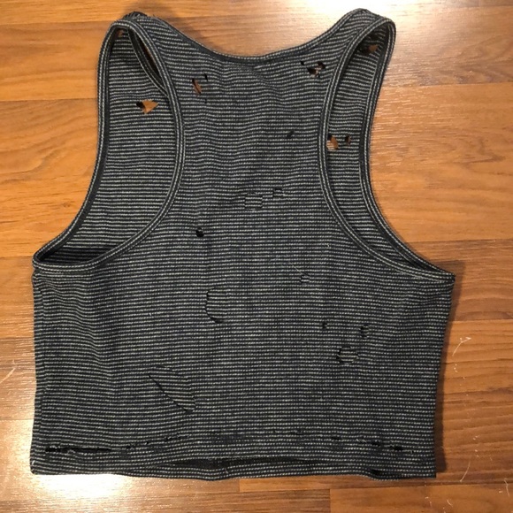 Crop top - Picture 2 of 2